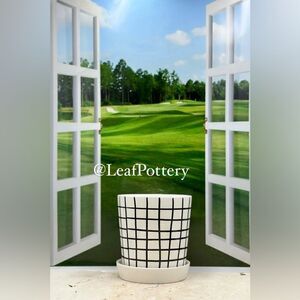 Ginger White/Black Ceramic Planter Pot with Saucer Attached